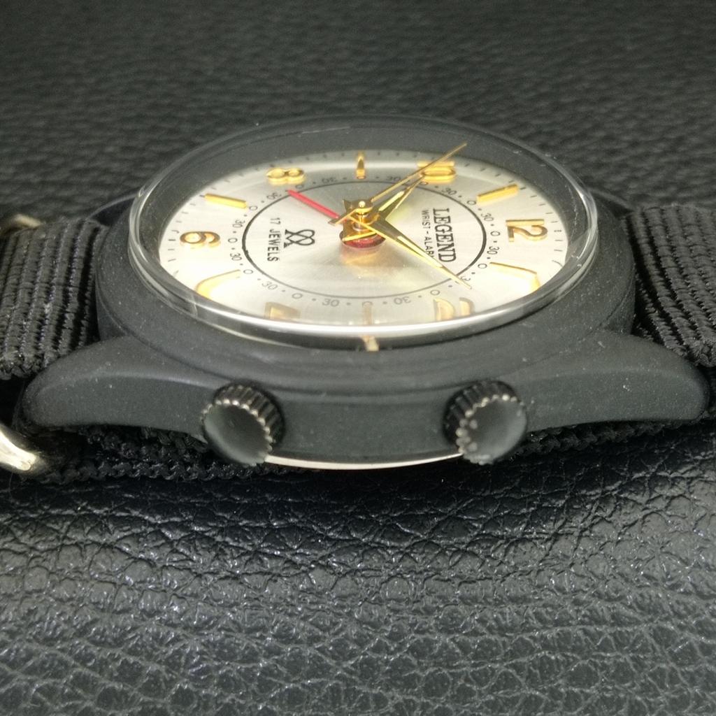 HAND-WINDING VINTAGE LEGEND SWISS MENS REFURBISHED ALARM WATCH A707518-1