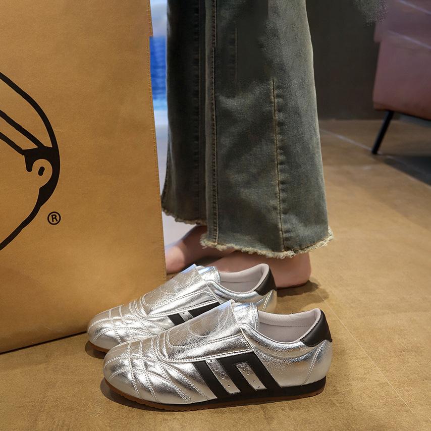 2025 Summer Black and White Taekwondo Fashion Training Shoes One Pedal Korean Version Retro German Training Shoes Women's Classic Board Shoes Women