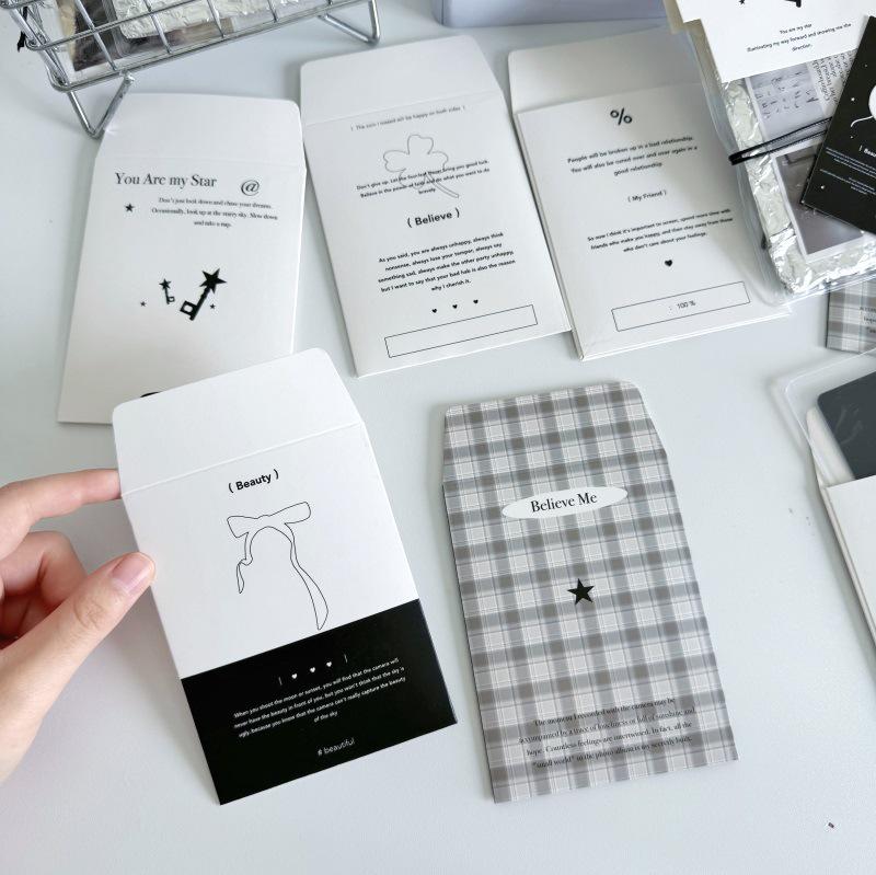 Stylish Small Kraft Paper Envelope for High-Value Card Protection and Packaging