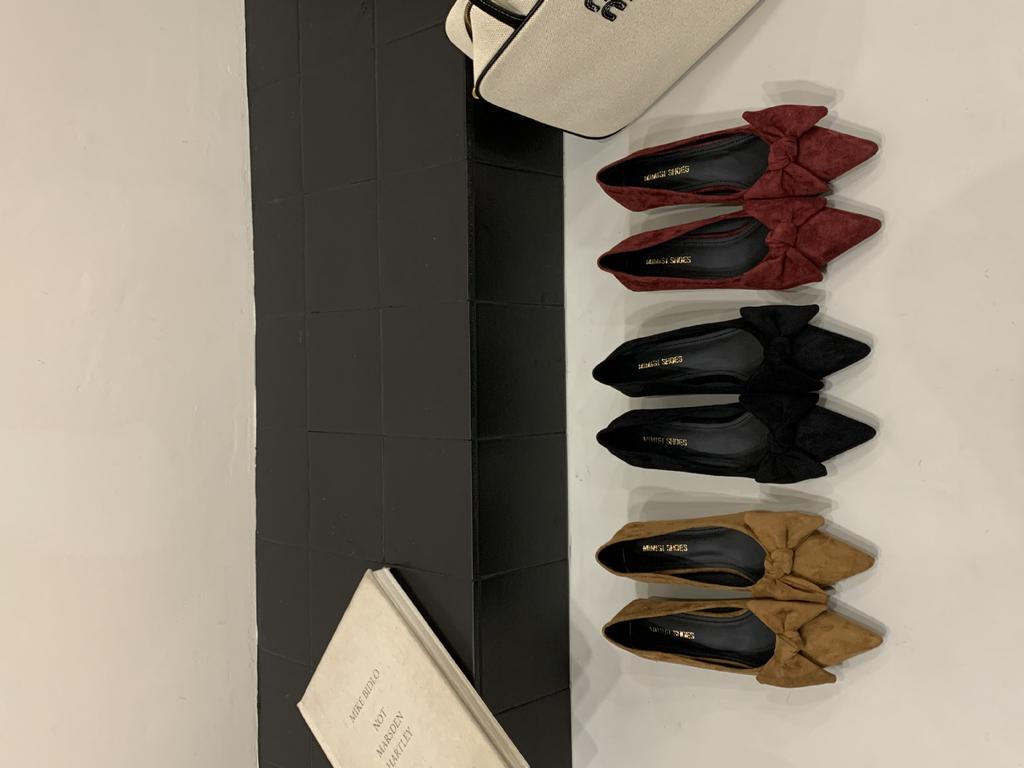 Pointed Suede Bow Retro Low-heeled Shoes Women's 2025 Autumn New Fashion Versatile Stiletto Commuter Shoes