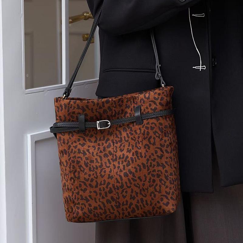 Genuine Leather Women's Bag: High-end Texture, Matte Cowhide Single-shoulder Bag, Retro Style, Leopard Print Bucket Bag