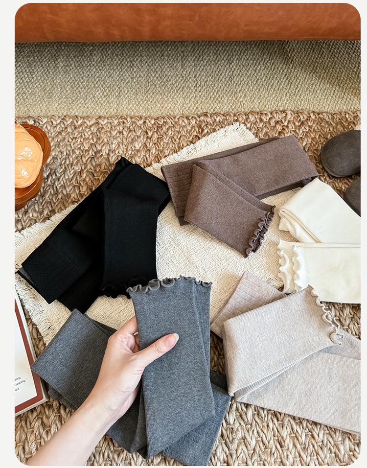 2025 Autumn/Winter Girls' Ruffle Edge Brushed Leggings - Solid Color, Versatile, Elastic Nine-Point Pants