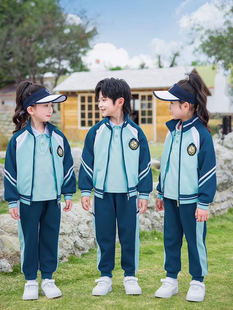 Dětská školní uniforma set: Letní třídílné a jarní/podzimní čtyřdílné varianty pro sport a nošení do třídy
