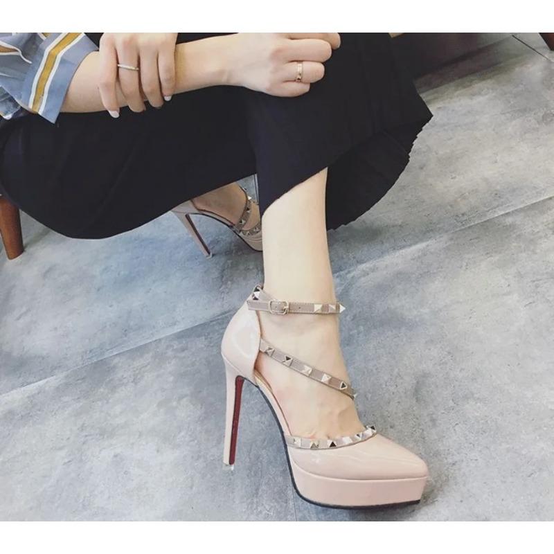 

Жіноче взуття Рожеве взуття Стрип-денс сандалі для жінок Клин з платформою Водонепроникні Літо 2025 Заклепка Закриті Оригінал H 39