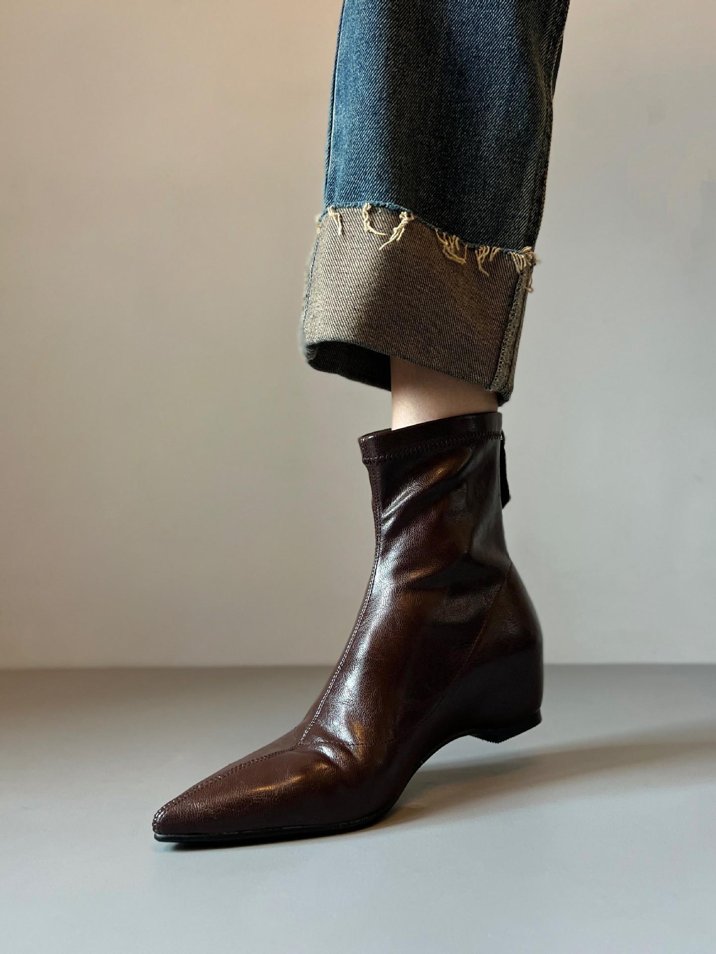 Vintage Pointed Versatile Inner Heightening Boots