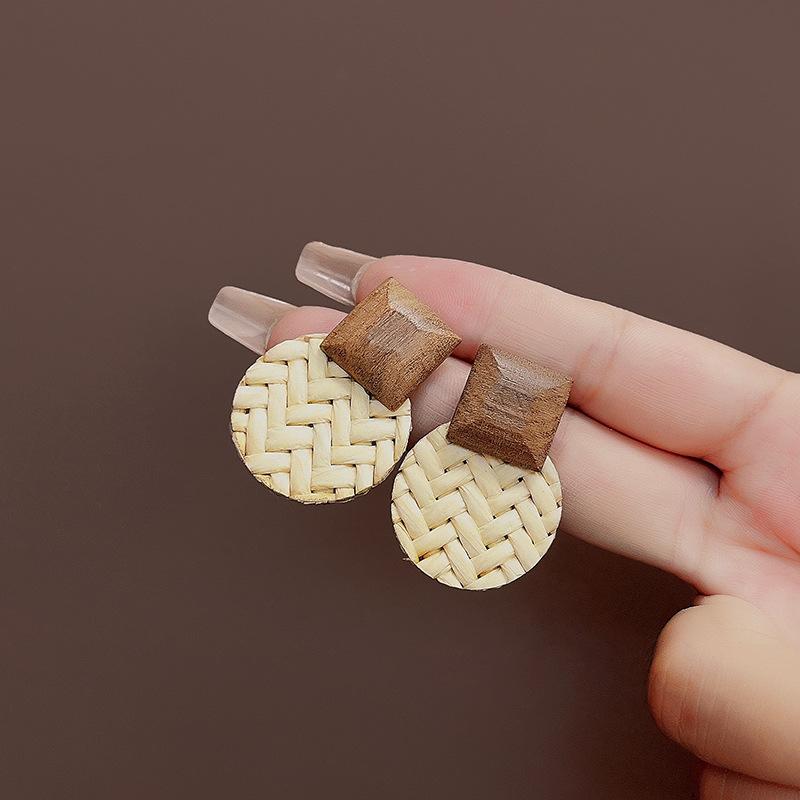 Chinese Pastoral Style Retro Mori Series Small Fresh Hand-Woven Round Turf Stud Earrings Elegant And Dignified Earrings Earrings