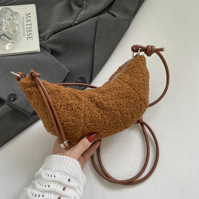 

Осень модная простая сумка женщины 2025 новая мода плечевая сумка мессенджер корейская версия нишевая замшевая сумка-пельмень