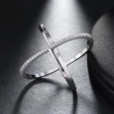 Neuer luxuriöser, X-förmiger, mikrogepflasterter Ring mit AAA-Kubikzircon, stilvoller Modeschmuck für Cocktailpartys für Frauen und Mädchen
