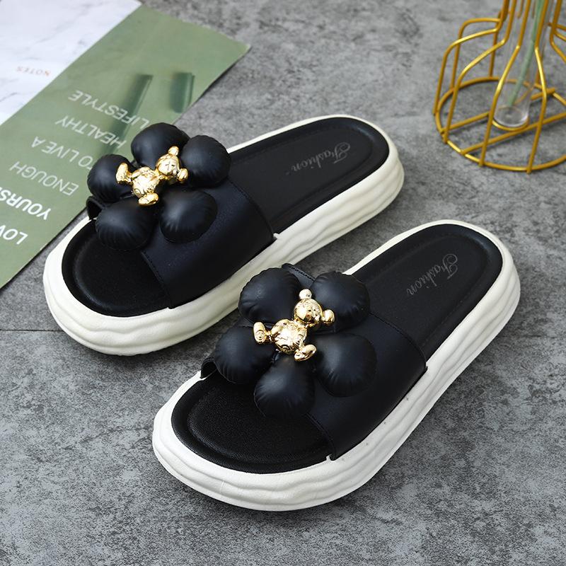 Korean Fashion Slippers 2024 Summer New High Quality One Line Cool Slippers Thick Sole Versatile Flower Simple Women's Shoes