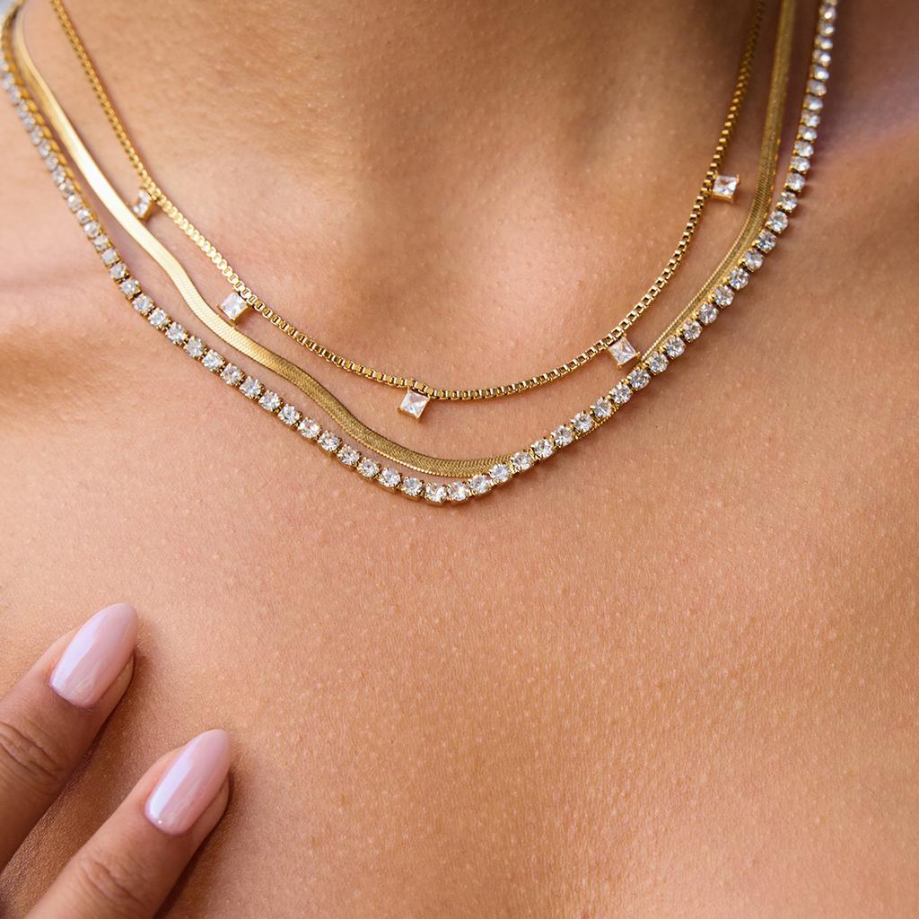 Classic design, 18K gold square white zirconium pendant, diamond chain, blade chain, three-layer necklace jewelry