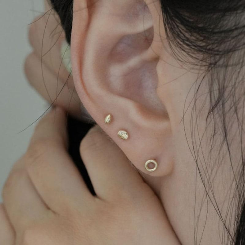 youngglow 14k pebble & waterdrop piercing