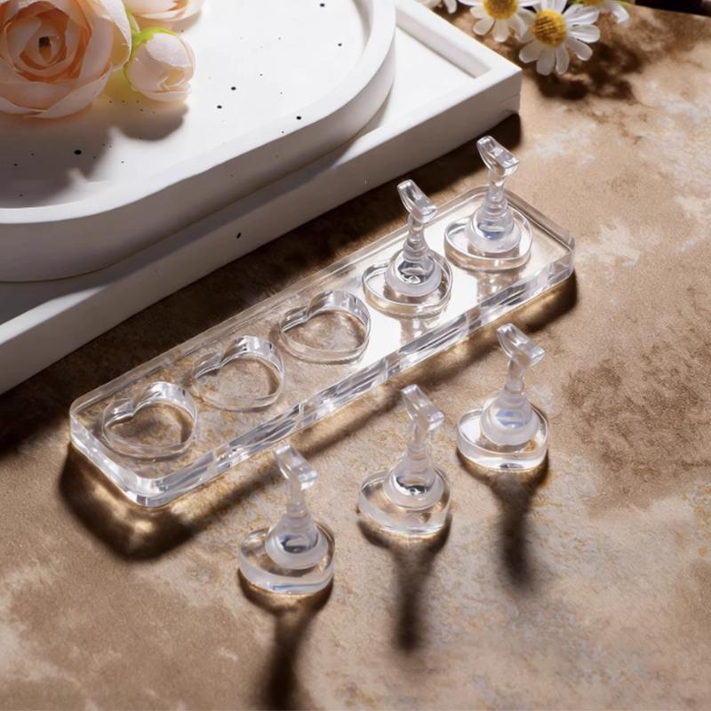 Non-Magnetic Acrylic Cartoon Bear Love Shape Nail Stand False For Cat Eye Gel Press On Nails Display Stand Tips Holder