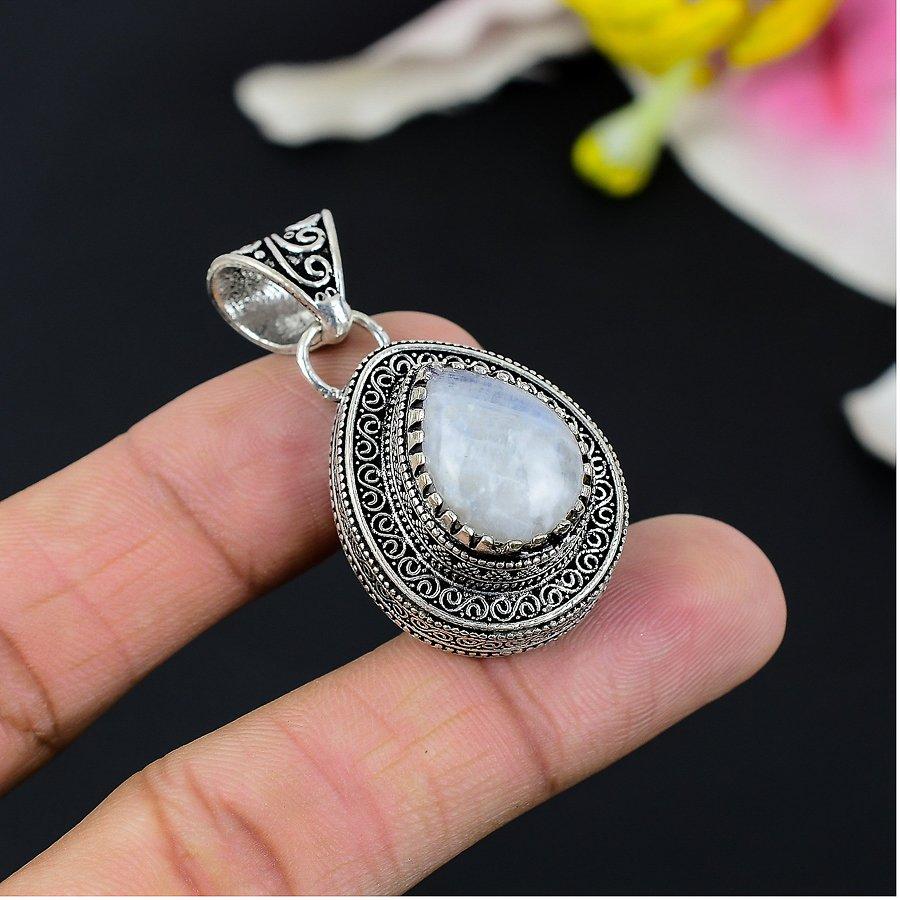 

Rainbow Moonstone Gemstone 925 Sterling Silver Jewelry Pendant 1.97 KG-96