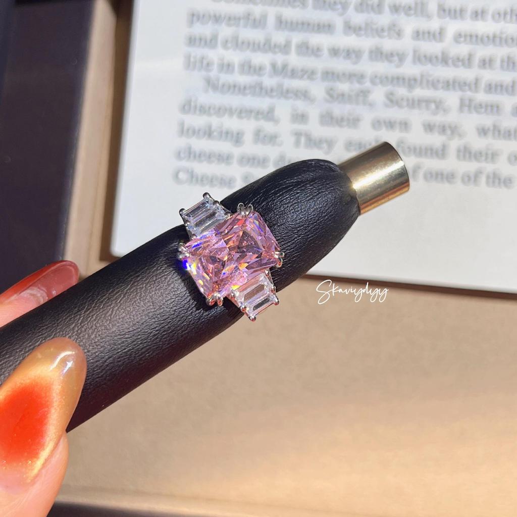 Xiaohongshu-Recommended Classic Pink Moissanite Square Diamond Ring