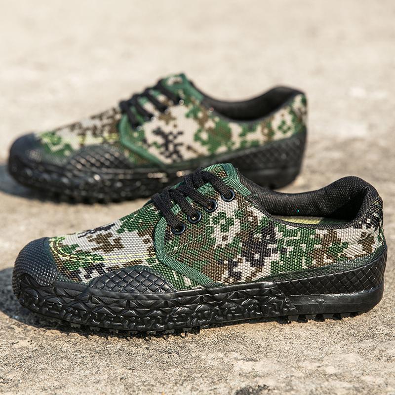 Nové maskáčové mužské plátěné boty Pohodlné prodyšné plátěné tenisky Pánské tenisky na ploché platformě Protiskluzové pánské boty vulkanizované