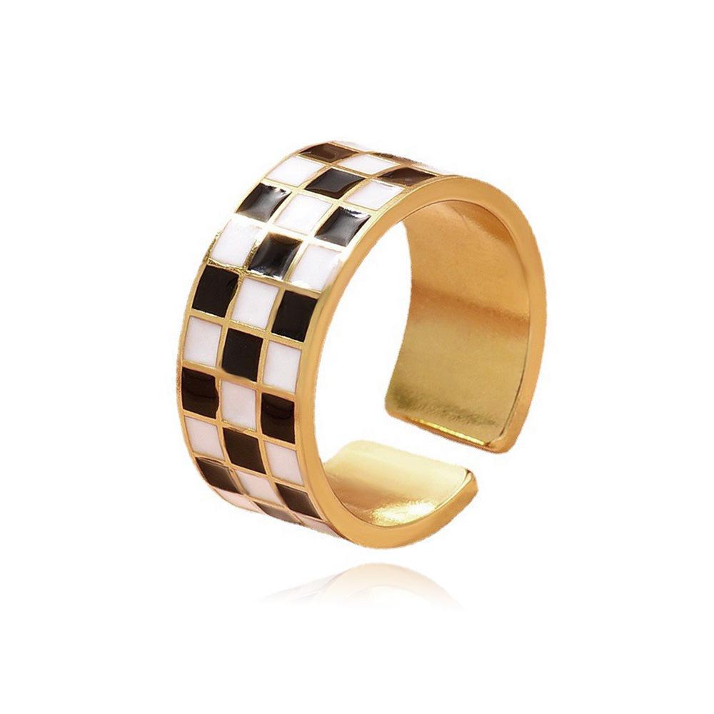 Women's Black & White Checkerboard Titanium Steel Enamel Ring - Simple, Cold Aesthetic
