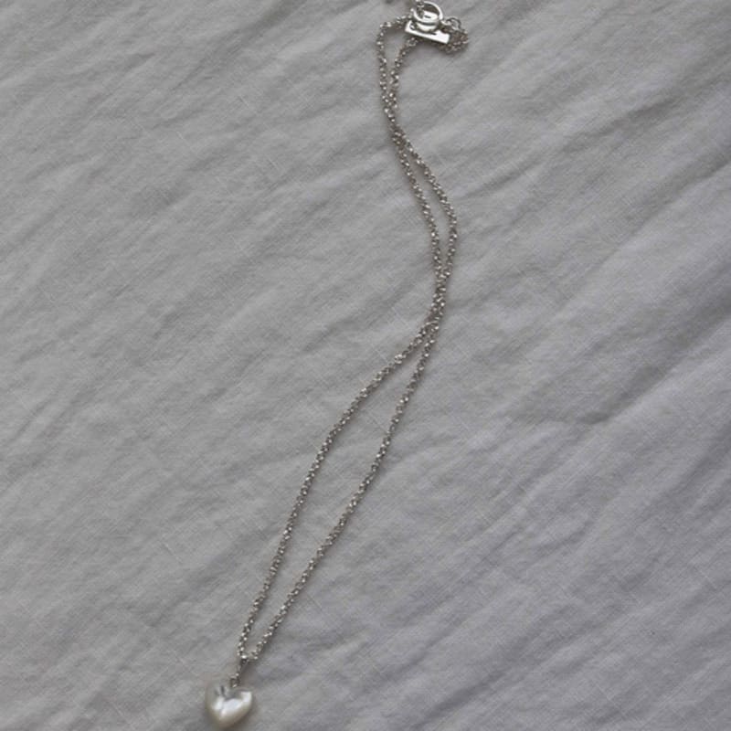 STUDIO LEIGH LOVE SHELL NECKLACE