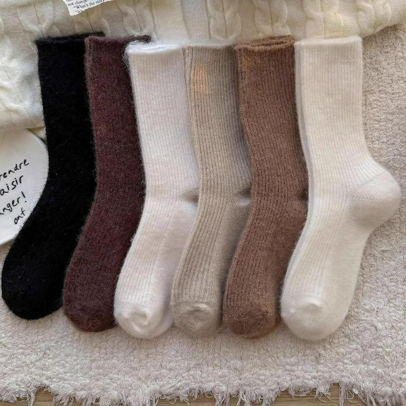 Modische Koreanische Kaschmir Winter Warme Samt Socken Thermisch Verdickt Mittlere Röhre Socken Für Frauen Mädchen Gestrickt Flauschig Maillard Socken