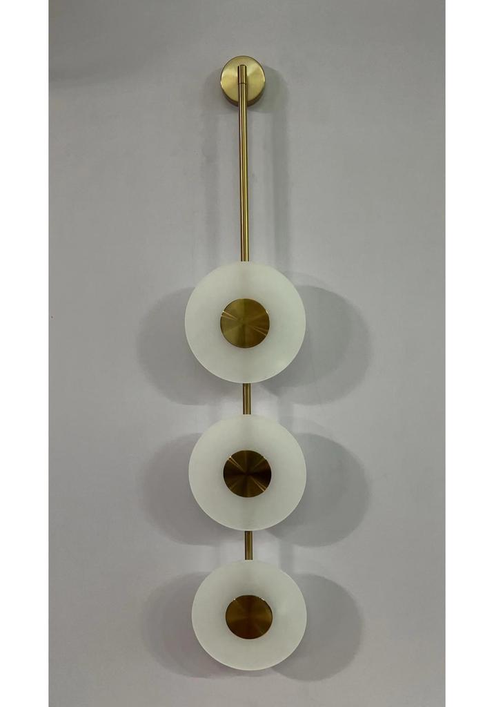 European-Style Minimalist Wall Lamp: Modern Art Design for Office, Hotel, or Bedroom