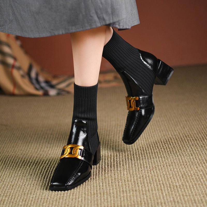 Korean Version of Women's Martin Boots Square Head Large Size Low Heel Leather Boots Women's Comfortable Square Heel Women's Boots Autumn and Wi