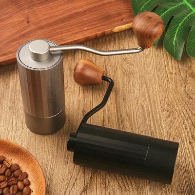 2025 Manuell kaffekvarn Handjusterbar stålkärna Burr för kök Bärbar hand espressokaffekvarn Handvevd kaffekvarn