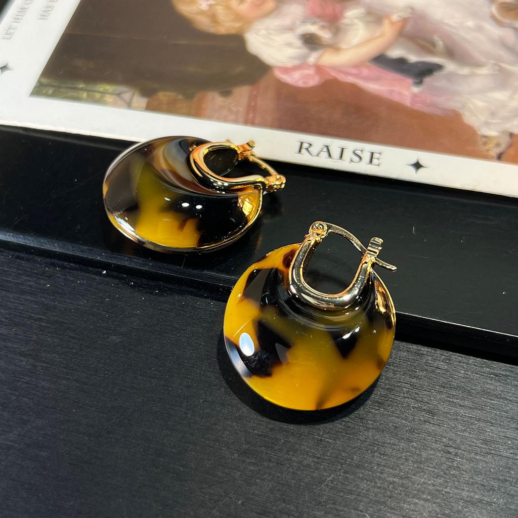 Round Resin Leopard Print Earrings Vintage Maillard Temperament Simple Design Versatile Earrings