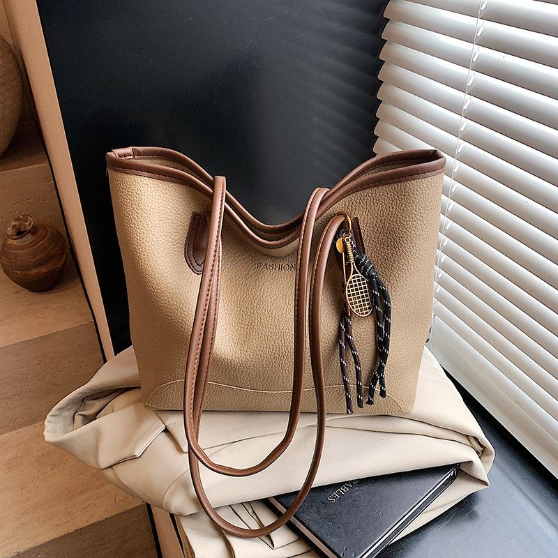 Popular retro bag women's large capacity 2025 new spring casual messenger bag portable bucket bag