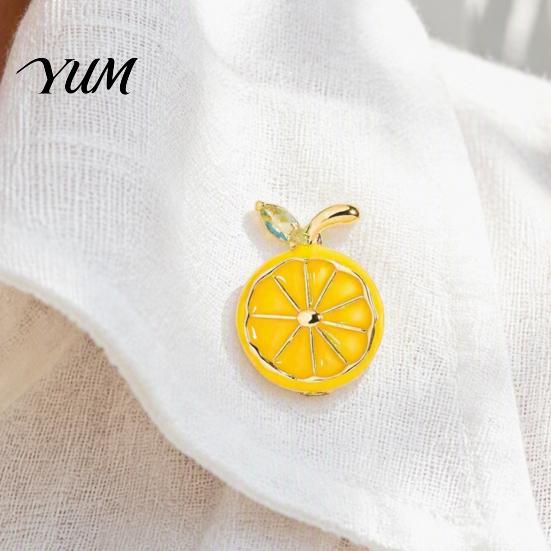 Bag Decoration Pin Lemon Slice Brooch Pin, Oil Dripping Fruit with Outfit Embellishment Rhinestone Leaf, Decorative Badge for Clothes Bags Scarves