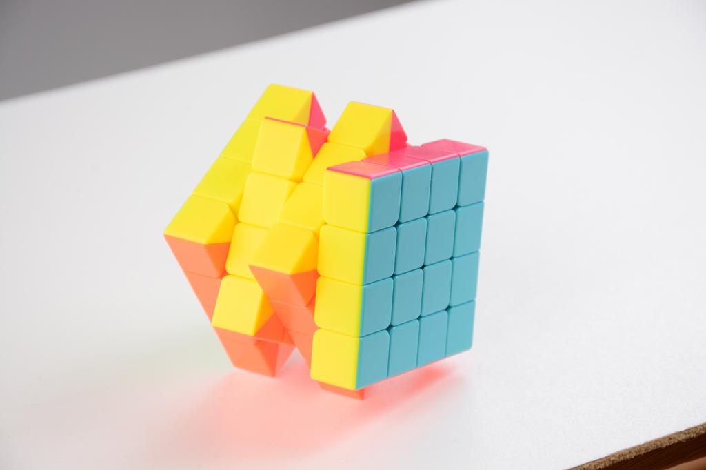 Original Qiyi Qiyuan S2 4x4 Adjustable Cube Educational Gift Idea