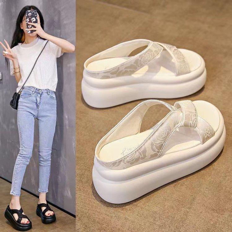 Cool slippers women's summer wear 2025 new muffin shoes small thick soles increase seaside beach casual slippers
