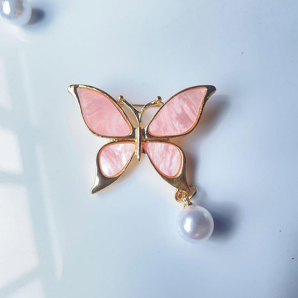 Butterfly Shaped Brooch With Delicate Pearls Accent Modern Waterdrop Aesthetic Alloy Materials Trendy Accessory