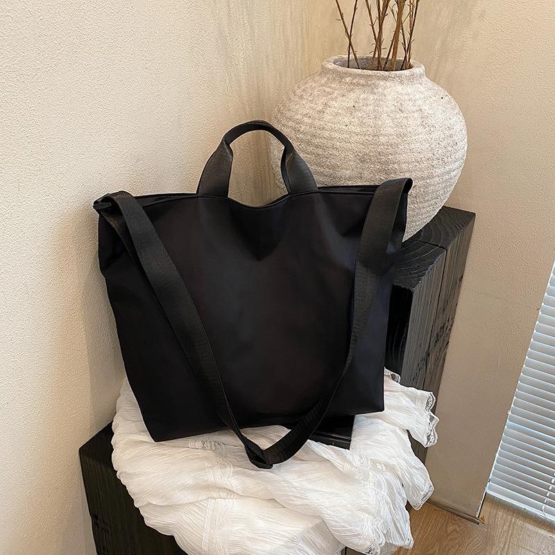 Large-capacity Commuter Tote Bag Women's New Simple and Versatile Handbag Nylon Shoulder Messenger Bag
