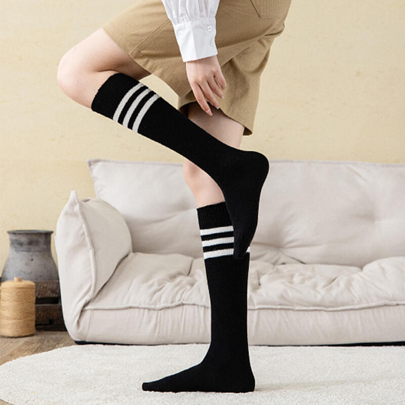 4 pairs of women's sporty 3-line knee socks