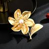 Women's Light Luxury Design Elegant Imitation Pearl Flower Brooch Fashionable And Versatile Niche Design Sense Brooch