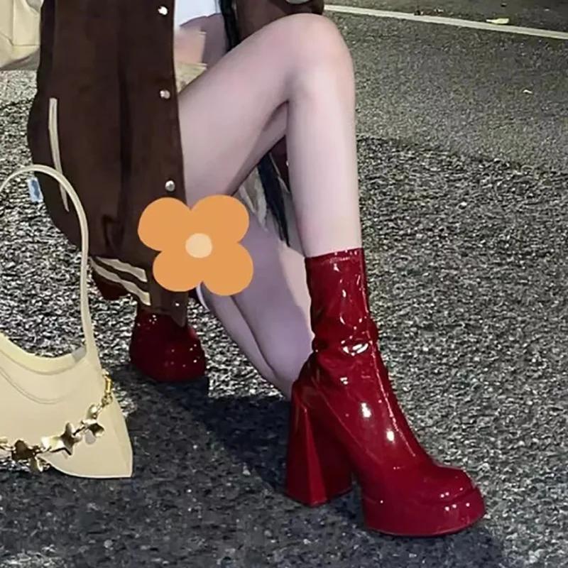 2024 Niche Evropské a americké červené lakované kožené boty na silném podpatku s voděodolnou platformou, Kotníkové boty na vysokém podpatku