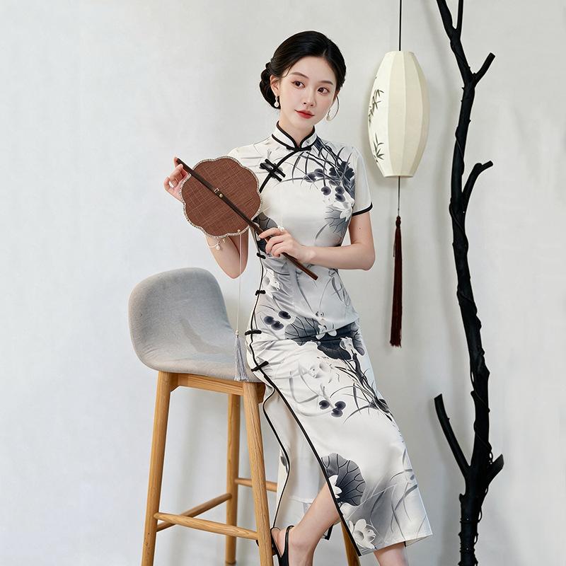 Ink and wash lotus national style new Chinese Suzhou long cheongsam improved young women's high-end sense retro short-sleeved catwalk