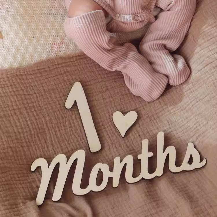 Nordic Baby Milestone Wooden Sign: 1st Year, Full Moon, 100 Days Birthday Photo Props