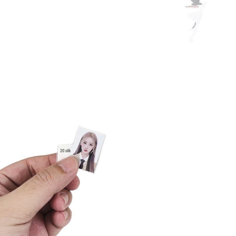 Koreaanse Entertainment ID Foto Kaarthouder - 1-inch Klein/2-inch Groot, Hoge Transparantie, Zijdezacht Beschermfolie, 20 Micron Dikte.