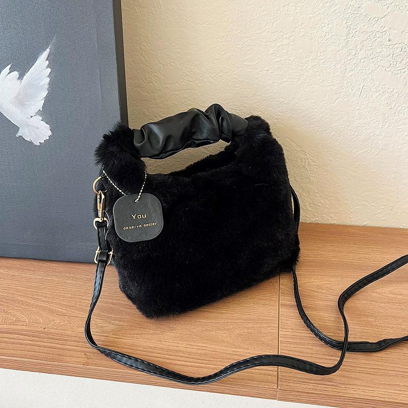 Luxury Designer Winter Plush Shoulder Bag for Women Soft Ladies Clutch Purse Cute Fashi Party Underarm Handbag
