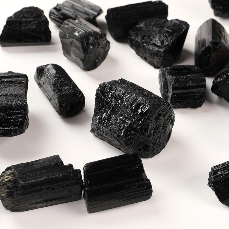 Raw Natural Black Tourmaline Crystal: Aroma Diffuser & Fish Tank Stone Decoration