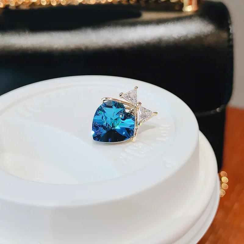 Fashion Women Bowknot Brooches Metal Small Brooch Pin Rhinestone Blue Crystal Lapel Pins Fixed Anti Button Clothing Accessor