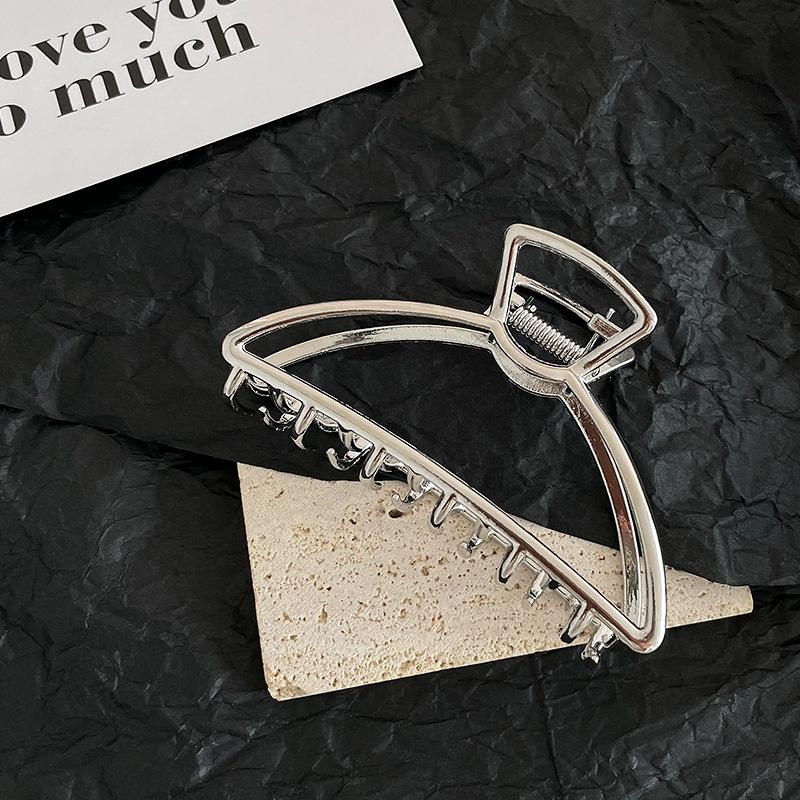 Hollow Out Geometric Metal Hair Claw Vintage Hair Clips For Women Girl Fashion Headband Hairpins Crab Hair Clip Hair Accessories