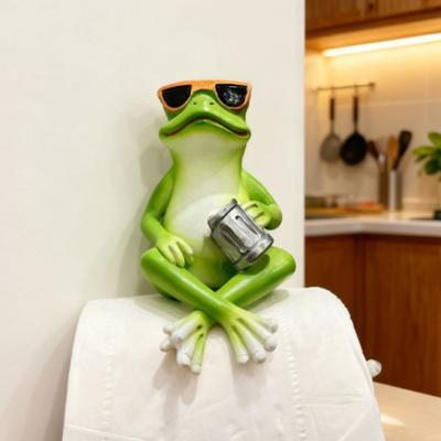 Funny Frog Toilet Paper Holder Wall Mounted Paper Roll Holder Novelty Resin Frog Towel Tissue Dispenser for Bathroom Decor