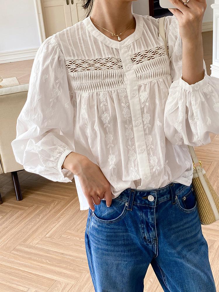 Damenbluse im europäischen Stil mit französischer Stickerei, langen Ärmeln und in Weiß