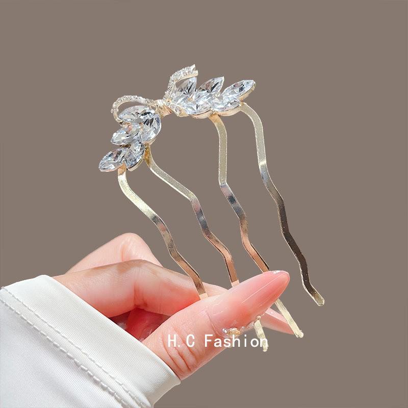 Elegant U-Shaped Butterfly Tassel Hairpin - Ancient Style Floral Accent for Qipao