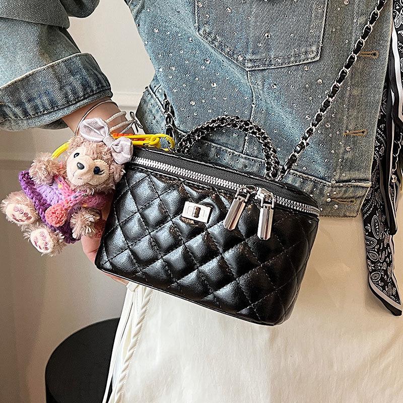 2025 New Korean Version of Casual Fashion Temperament Portable Box Bag Versatile Super Fire Temperament Commuter Chain Messenger Bag