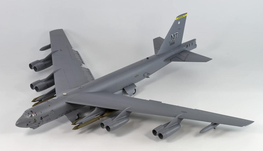 Great Wall Hobby 1/144 Scale US Air Force B-52H Strategic Bomber, 337mm Long, Plastic Model Kit, L1008