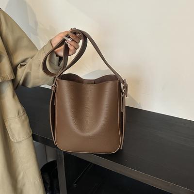 Retro Casual Shoulder Bag Women's New Fashion Solid Color Bucket Bag Small Bag Trendy Commuter Messenger Bag