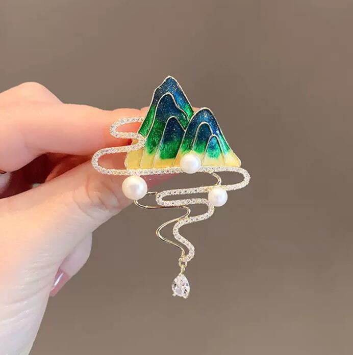 Korean Elegant Light Luxury Brooch - High-End Anti-Exposure Pin for Women's Clothing Accessories