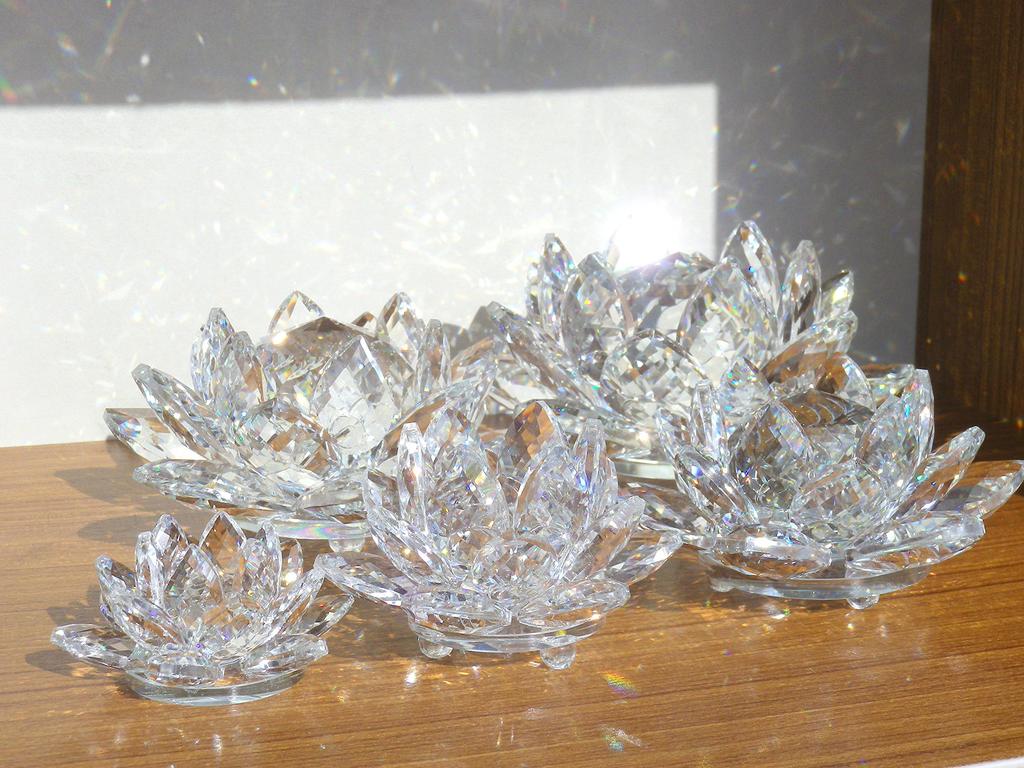 Lotus Flower Crystal Glass Ornament, Decorative Flower, Lotus, Feng Shui, Good Luck Suncatcher (10cm)